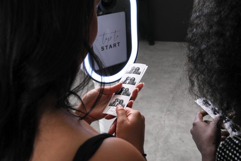 5 Ways to Make Your Wedding Reception in Ottawa Unforgettable With a Photo Booth