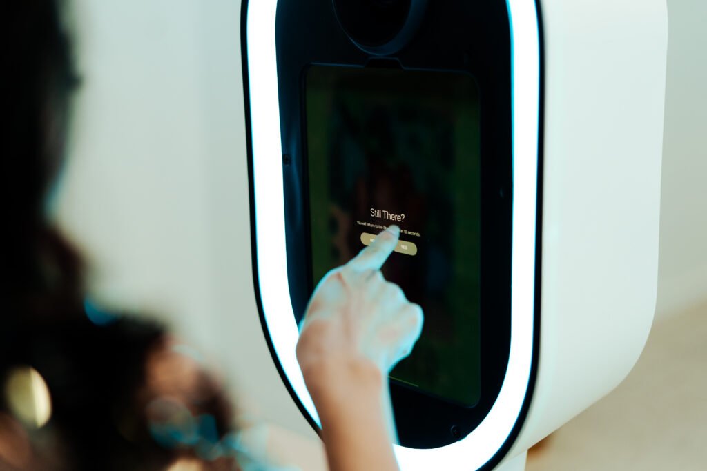 5 Reasons Why a Photographer Alone Isn’t Enough at Your Wedding | Wedding Photo Booth Ottawa